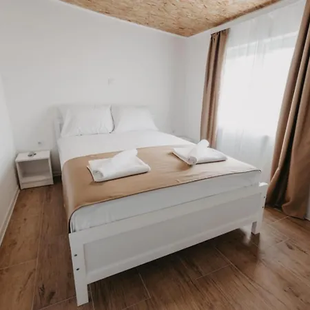 Rosa Apartment