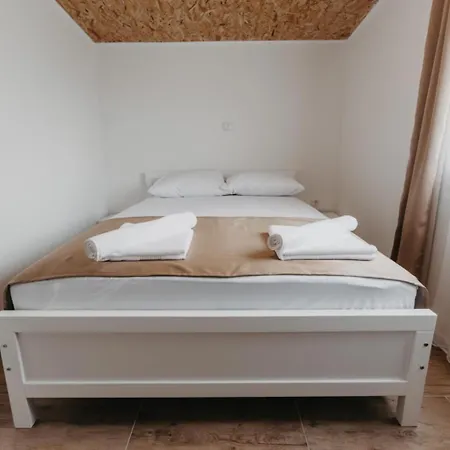 Rosa Apartment